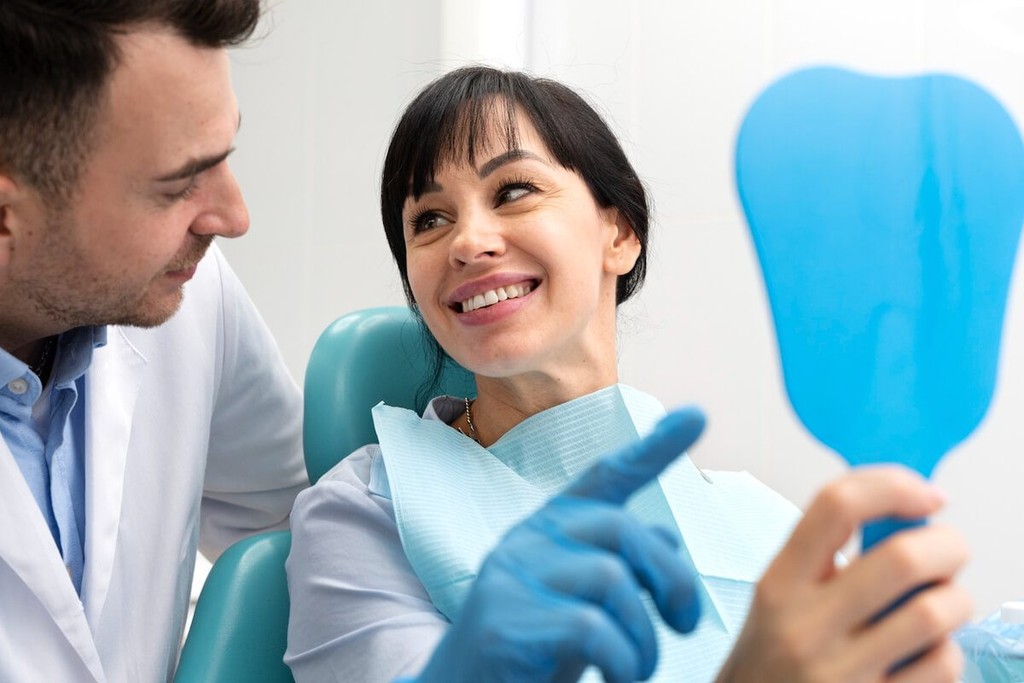 how to fix a cracked tooth keeping your smile looking good