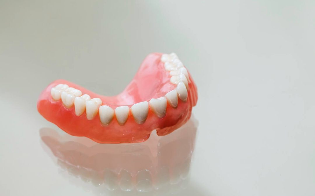 How to Clean Dentures? A Handy Guide to Achieve the Best Results